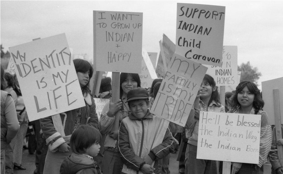 Image from 1980 of the Indigenous Child Caravan